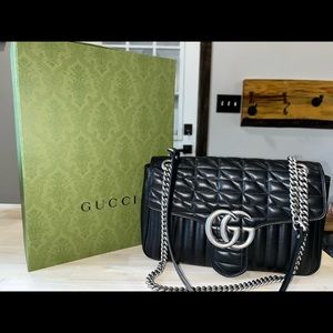Gucci GG Marmont medium shoulder bag